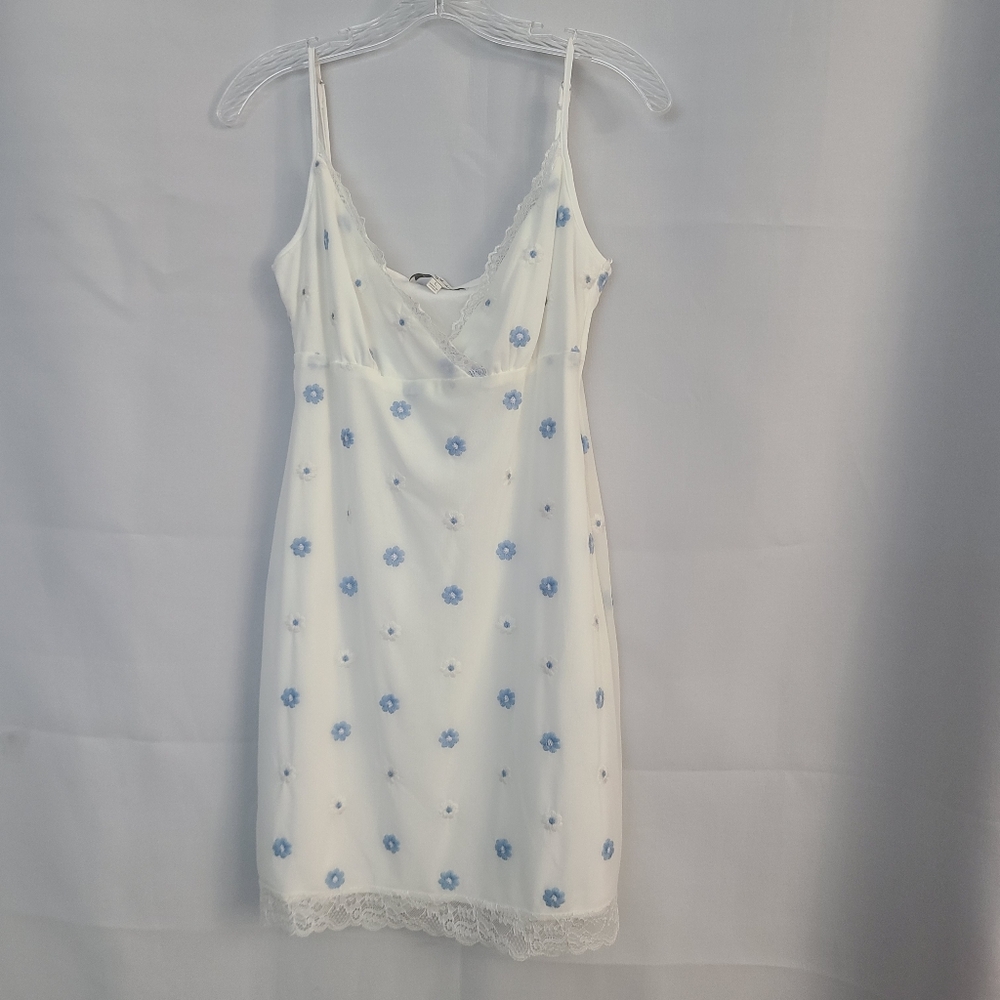 Lovely Day Sz L White Tulle Overlay Blue White Embroidered Floral Y2K Mini Dress